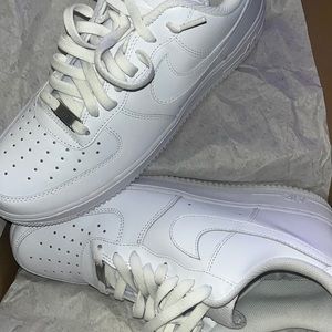All white Air Force 1